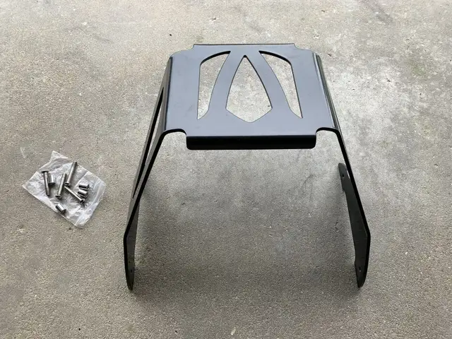 Victory Motorcycle Luggage Bag Rack Black in Other in Winnipeg - Image 2