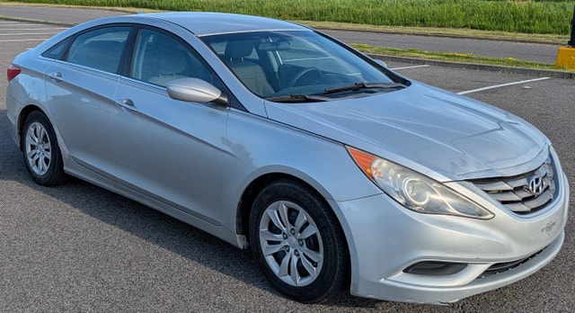 2011 Hyundai Sonata – Clean Title, No Accidents — photo 4