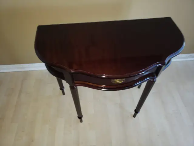 Elegant Wooden Console Table and Elegant Wooden Corner Arc Table in Other Tables in City of Toronto - Image 6