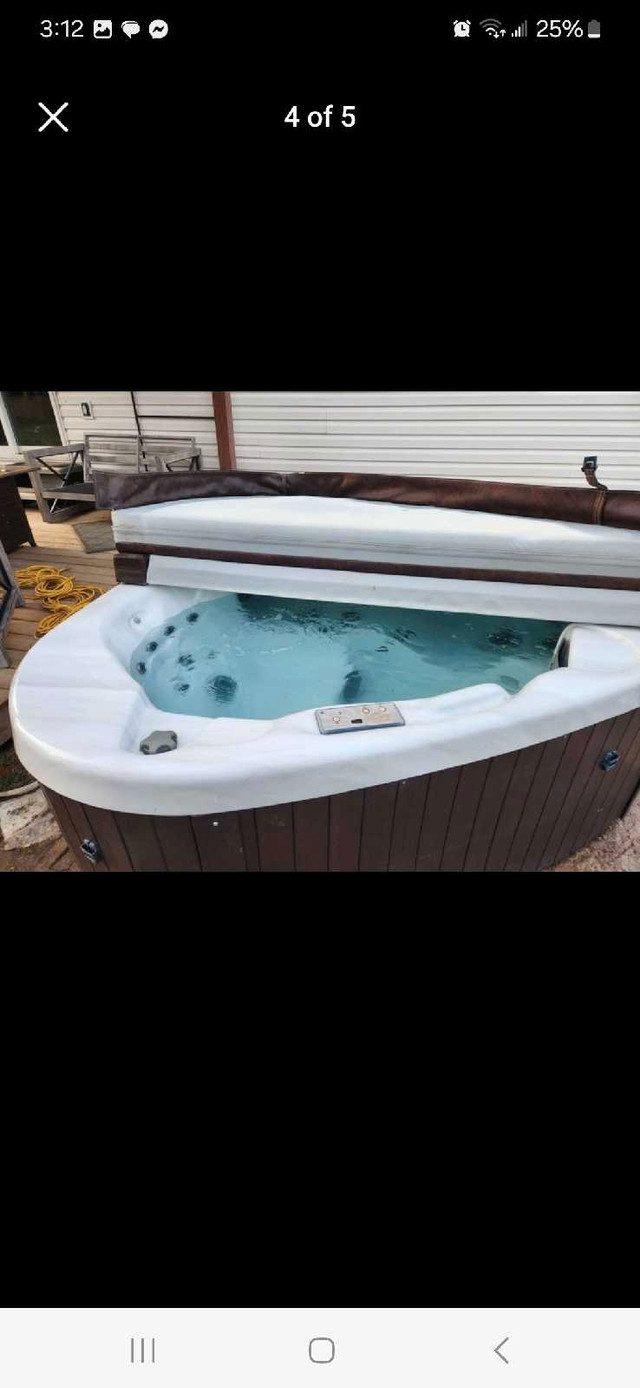 California Cooperage 102 model 240v  in Hot Tubs & Pools in St. Catharines - Image 2