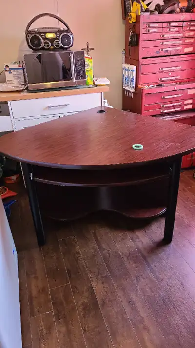 Corner desk. 50.00 obo. Pick up only East saint john