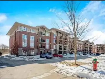 Beautiful condo in Guelph + parking!