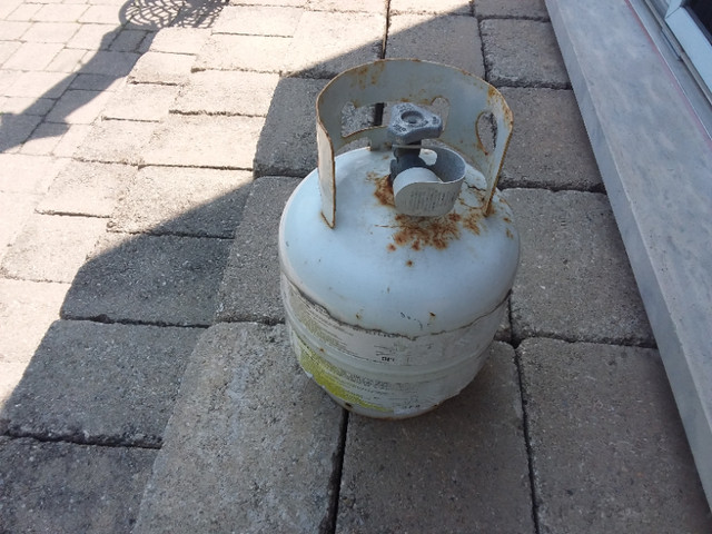 5 Kg. Propane Tank- Great for Camping! in Fishing, Camping & Outdoors in Mississauga / Peel Region - Image 2