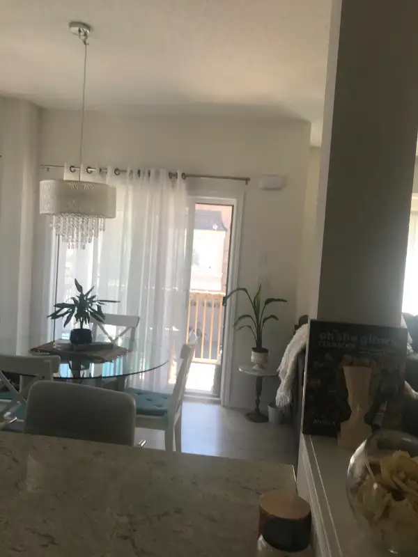 Stoney Creek townhouse for rent in Long Term Rentals in Hamilton - Image 11