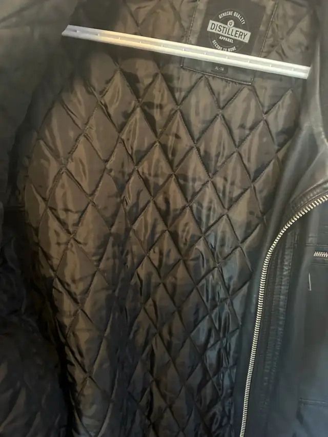 men’s leather jacket in Men's in Edmonton - Image 5