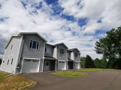 Be the first to live in this stunning, newly constructed ( Juny 2025) triplex townhouse located in t...