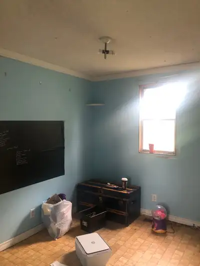 16x76 year 1986 3 bed 2 bath 200 amp sev 2x6 walls needs cosmetics hard to find a mobile home that's...