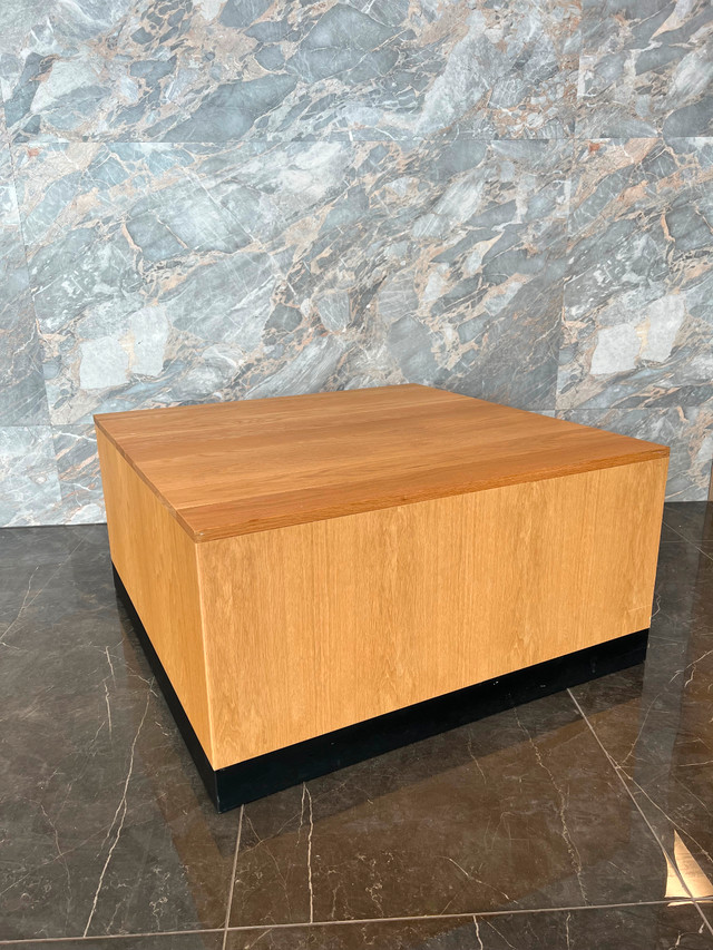 Solid wood 3’x3’ coffee table in Coffee Tables in Markham / York Region - Image 2