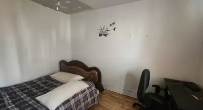 2 rooms available from May. Close to college. Suitable for students. Grocery stores, gas station, bu...