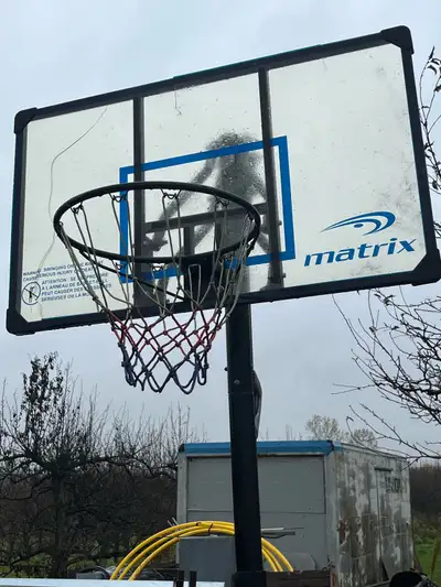 Basketball Net w Stand - Free , View more