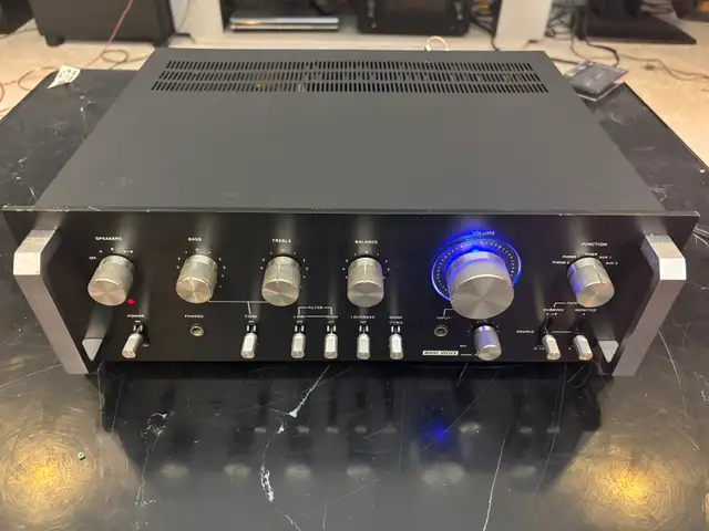 Vintage 70’s  Stereo Amplifier in Stereo Systems & Home Theatre in Kitchener / Waterloo - Image 3