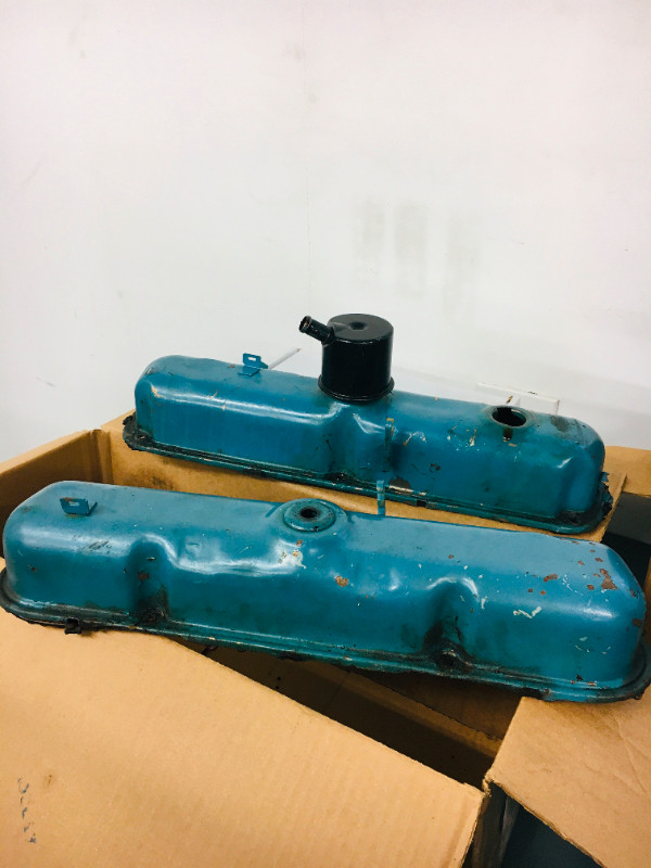 MOPAR Valve Covers in Engine & Engine Parts in Winnipeg