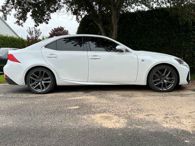 2020 Lexus is300 F-Sport awd dans Autos et camions  à Saint-Jean-sur-Richelieu