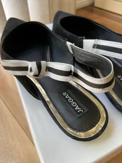 Black sling-back - Size 7, View more