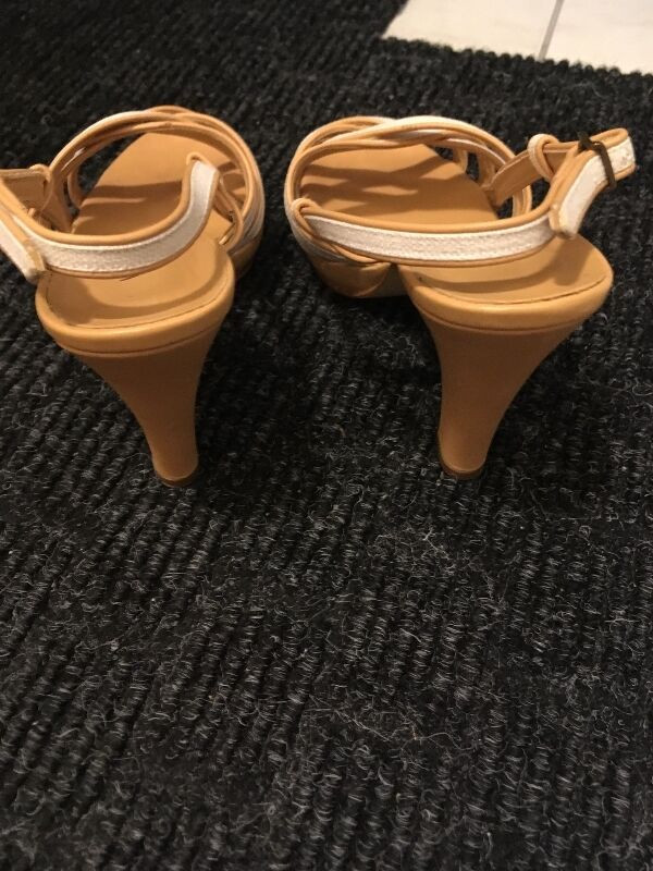 Leather sandals from Italy - size 7  NEW in Women's - Shoes in Oakville / Halton Region - Image 2