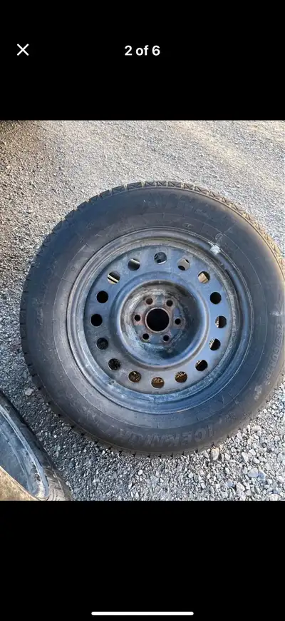 Set of 4 winter tires , 6 bolt rims came off of a 2019 Chevrolet Traverse 265/60R18 . 2 tires are br...