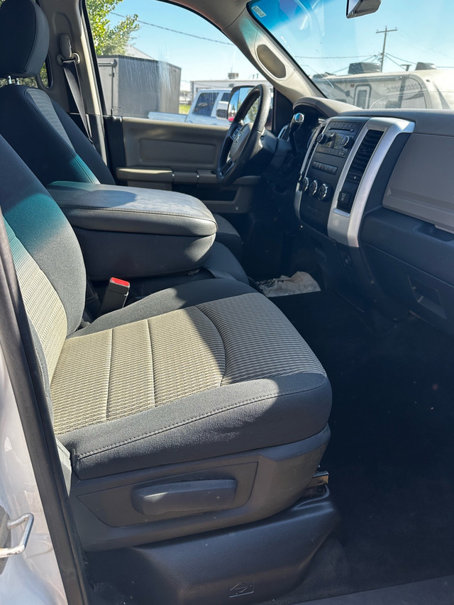 2012 Dodge Ram 2500 in Cars & Trucks in Medicine Hat - Image 3
