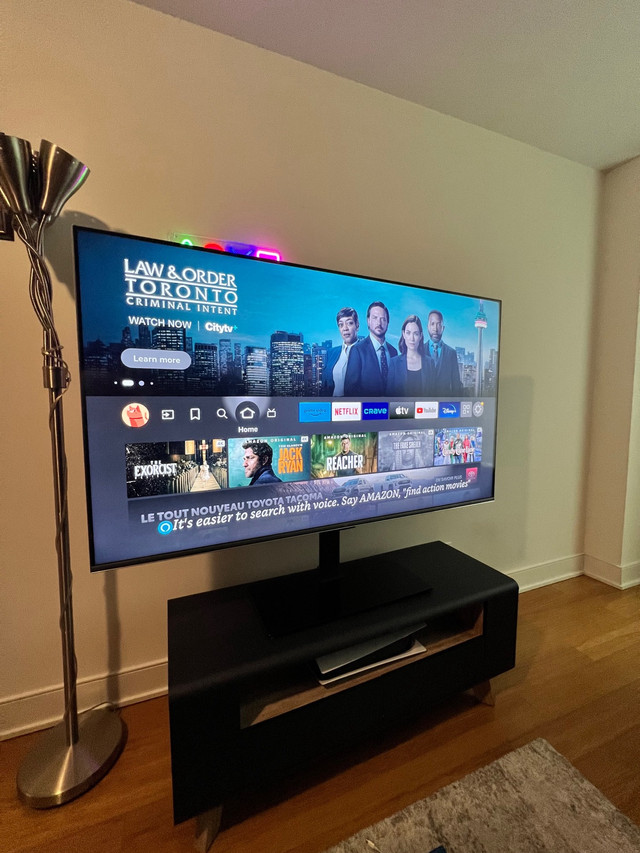 Omni Series Fire TV 65"  4K UHD smart TV with Dolby Vision dans Téléviseurs  à Ville de Montréal