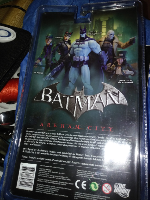 DC Direct - Arkham City - Batman (Detective Mode) Action Figure in Toys & Games in Belleville - Image 2