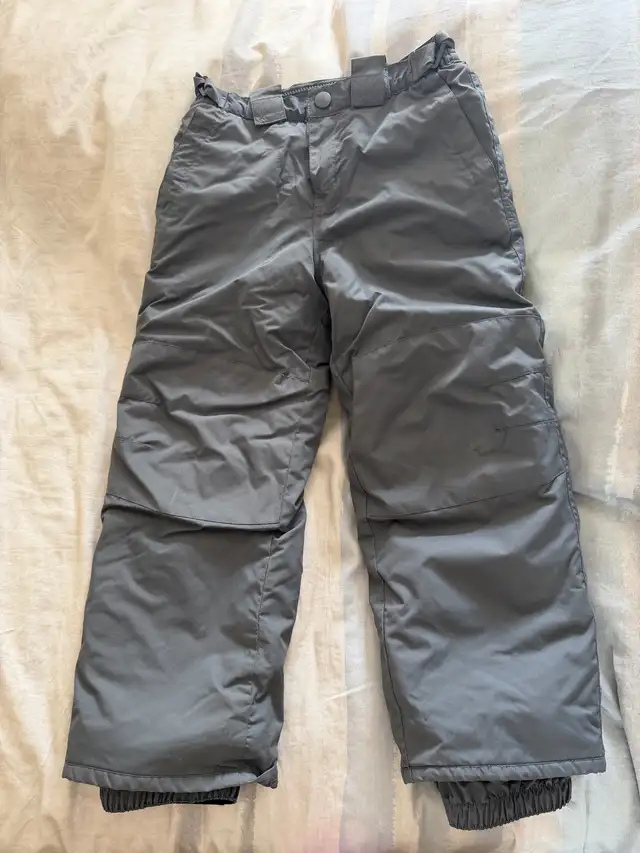Child’s Size 8 Snow Pants for Sale in Kids & Youth in Calgary - Image 2