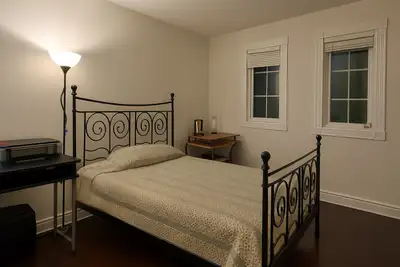 Room for rent/DT Mississauga