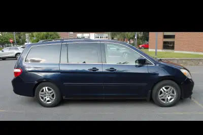 Honda Odyssey 2005 EX-L Selling as is 2 owners, purchased used in 2015 with ~120,000 km, current mil...