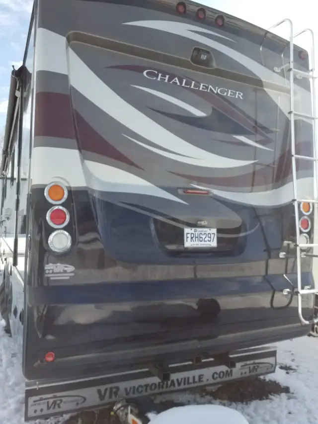 Motorisé classe A Thor Motor Coach Challenger 36FD in RVs & Motorhomes in Victoriaville - Image 5