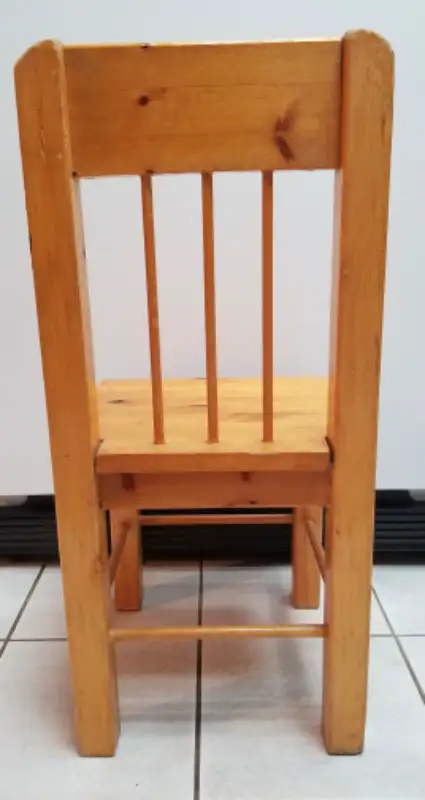 Wooden Kids Chair in Chairs & Recliners in Kelowna - Image 4