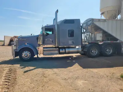 2018 Kenworth W900L KM 1229129 HRS 21417 Cummins X-15 Performance series Inframe done at KM 835329 H...