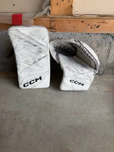 ccm Axis 2.9 Blocker and Glove goalie int, View more