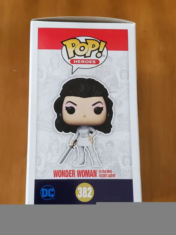 Funko Pop! Wonder Woman Ultra Mod Secret Agent #382 in Arts & Collectibles in Kitchener / Waterloo - Image 6