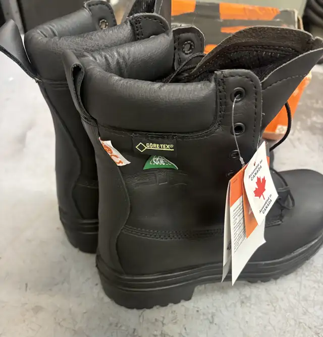 bottes sécurité in Men's Shoes in Granby - Image 3