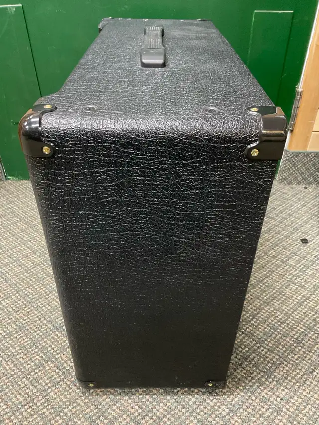 MARSHALL DSL40CR TUBE AMP 40W IN GREAT SHAPE in Amps & Pedals in North Bay - Image 4