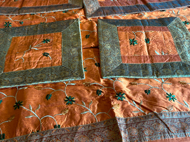 Silk Embroidered  Double/Queen set in Bedding in Markham / York Region - Image 2
