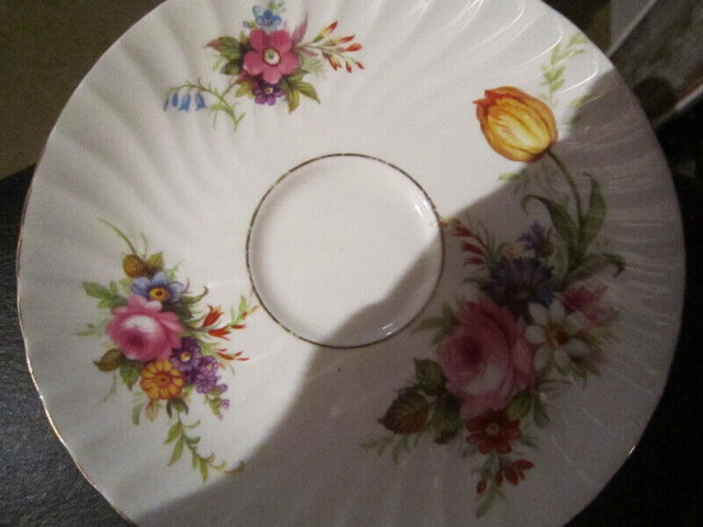 E B Foley DEVONSHIRE china set, Service for 4 in Arts & Collectibles in Charlottetown - Image 2
