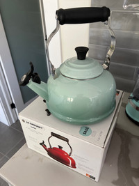 LE CUEUSET whistling kettle