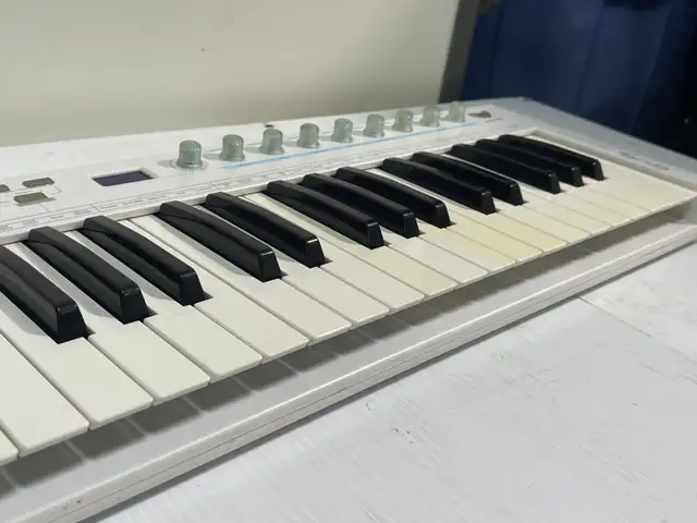 CME U-Key Controller in Pianos & Keyboards in City of Montréal - Image 5