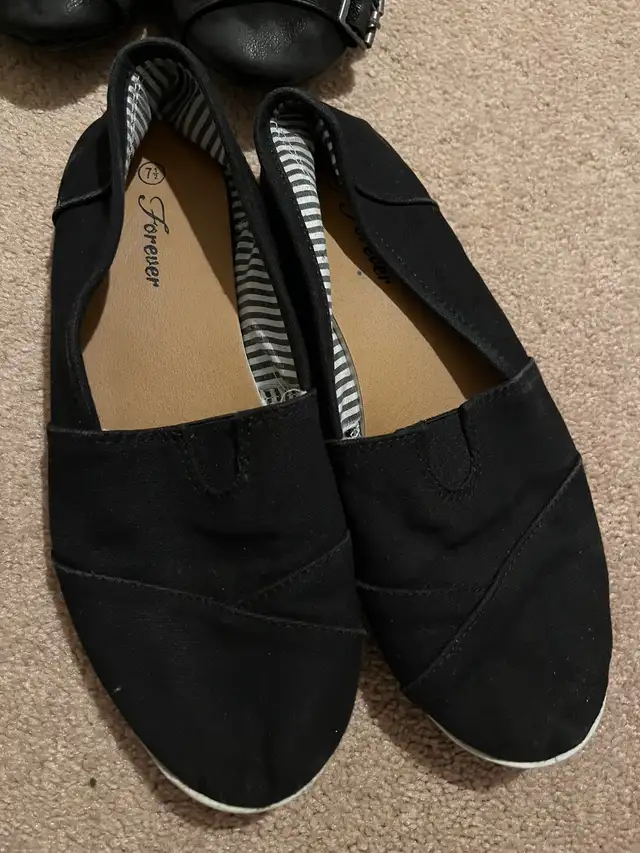 Women’s Summer Shoes Size 7.5  in Women's - Shoes in Kitchener / Waterloo - Image 8