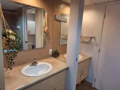 beau Condo 5 1/2 à louer 1909$