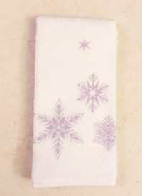 6 New Hudson Bay Snowflake Towels