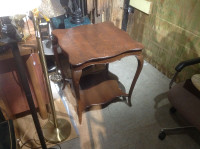 Table d'appoint antique