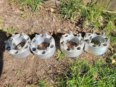 3 inch wheel spacers for chevy 6 bolt asking $150 message Brian at 519 276 9480