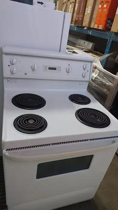 Stove 30'' - GE Coil - White - Used, View more