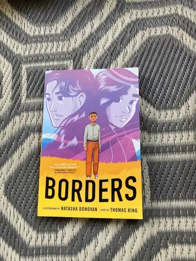 Borders Graphic Novel. Excellent used condition. See my other ads for more books.