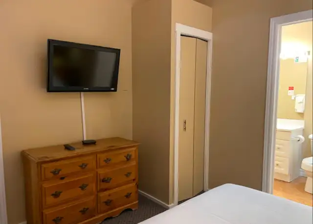 Collingwood Vacation Rental ~ March 14 - 21, 2026 in Ontario in Canada - Image 7
