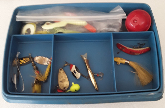 ASSORTED VINTAGE FISHING TACKLE and LURES in Fishing, Camping & Outdoors in Owen Sound - Image 4
