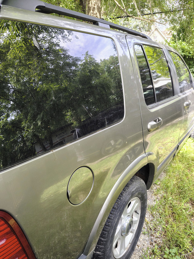 2002 Ford Explorer Limited 4X4 V8   as-is in Cars & Trucks in London - Image 3