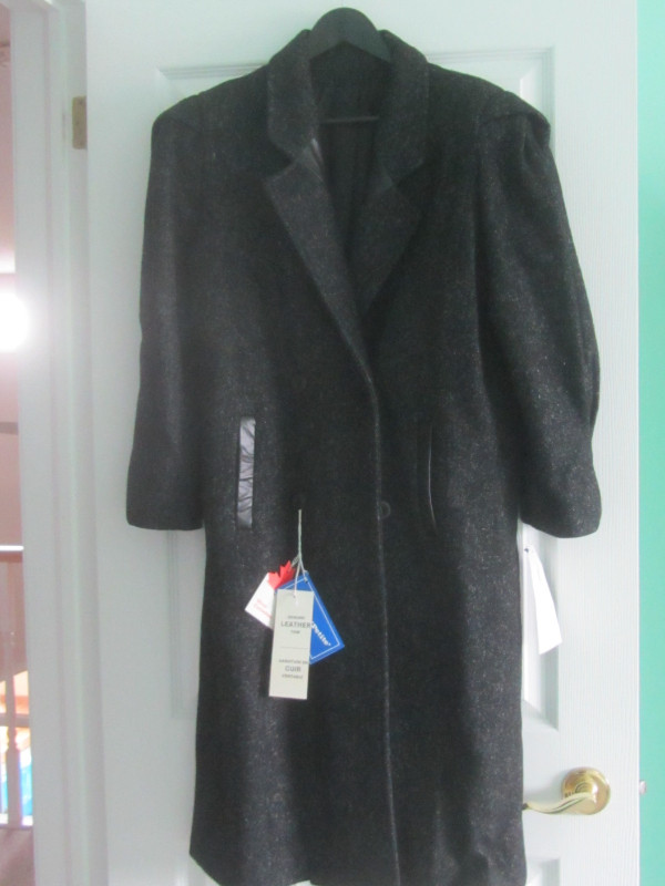 New Women's Full Length Wool Coat - Size 11 Petite in Women's - Tops & Outerwear in Kitchener / Waterloo