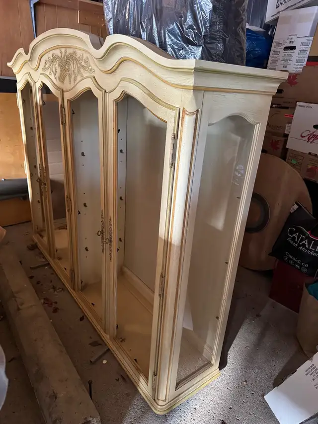 Vintage French Provincial Hutch + Credenza Set – Solid Wood in Hutches & Display Cabinets in Mississauga / Peel Region - Image 3