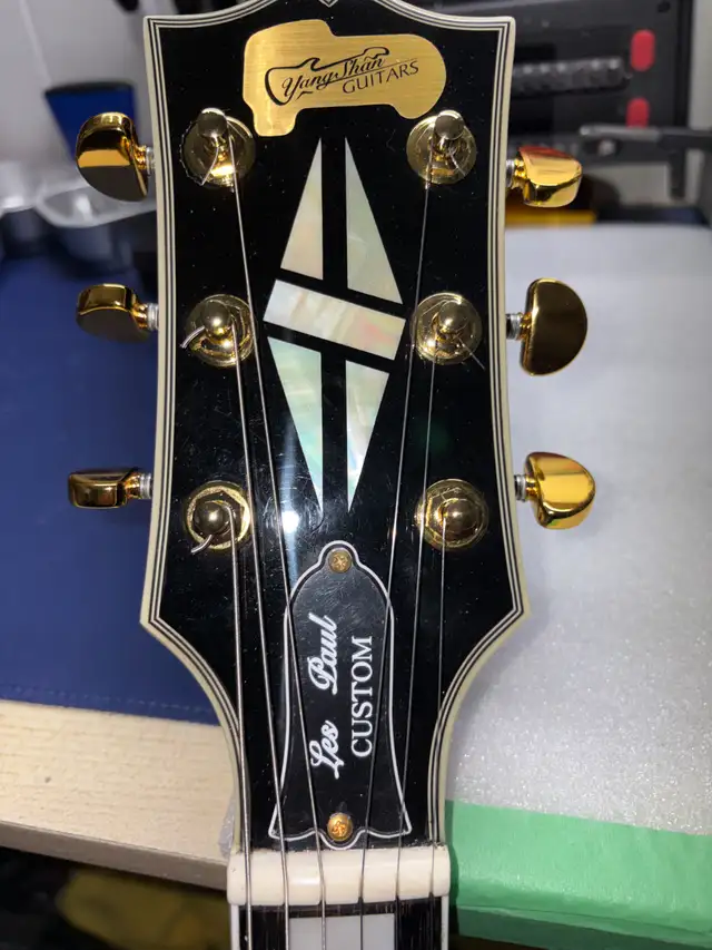 Les Paul Custom64750348597121122